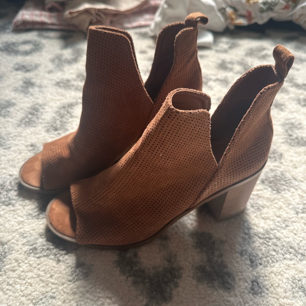 Women’s Shoes